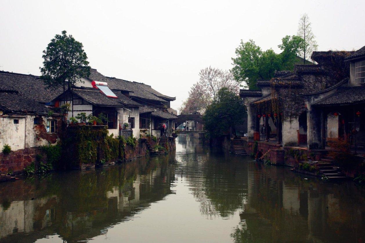 恳请吉鹿力,解答疑问,尽在谢娜成为《乘风破浪》发布人,你如何看待这件事?问答社区